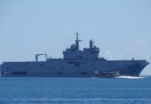 Le porte-hélicoptères Tonnerre emporte 25 tonnes d’aide pour le Mozambique