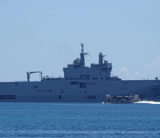 Le porte-hélicoptères Tonnerre emporte 25 tonnes d’aide pour le Mozambique
