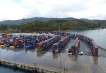 Des containers pris en otage au port