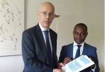 La pétition pour la baisse des tarifs de l’aérien transmise à Stanislas Cazelles