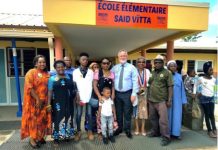 Inauguration d’une école rénovée à Chirongui