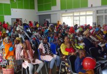 Les familles d’accueil à la fête