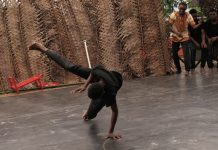 Les étudiants font le break avec du hip-hop