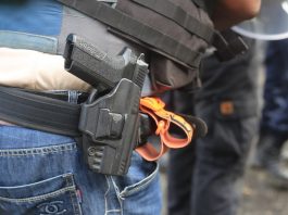 « J’ai senti le véhicule me frôler » : le policier qui a tiré sur des cambrioleurs témoigne