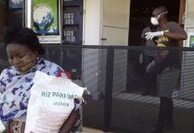 Aide alimentaire : l’association « 2 mains pour les enfants » en appui de la mairie de Mamoudzou