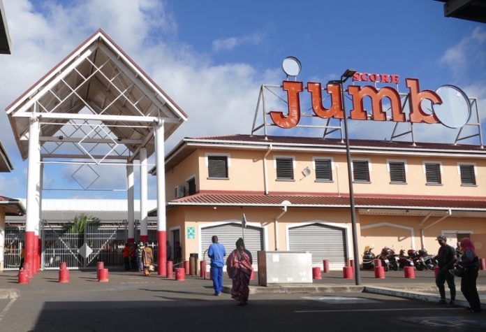 Groupe Bernard Hayot, Casino, Carrefour, Mayotte, La Réunion, Jumbo