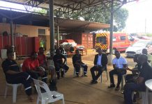 Le sénateur Thani à la rencontre des pompiers caillassés de Kahani