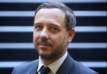 Les familles et l’enfance en danger au centre de la visite d’Adrien Taquet Adrien Taquet, Mayotte