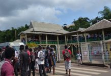 Sécurisation des établissements scolaires de Dzoumogne : renfort permanent des forces de l’ordre, annonce le préfet