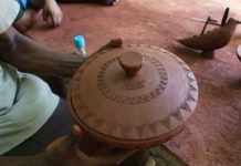 De la menuiserie à la poterie, on prend son avenir en main chez Wenka Culture