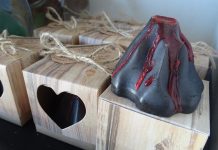 Le volcan sous-marin se fait mousser au marché de Coconi