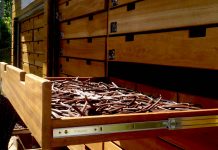 Coconi : le nouveau séchoir amène un parfum d’espoir sur la filière vanille à Mayotte