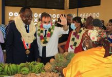 S. Lecornu, dénonce des « complicités mahoraises avec les passeurs »